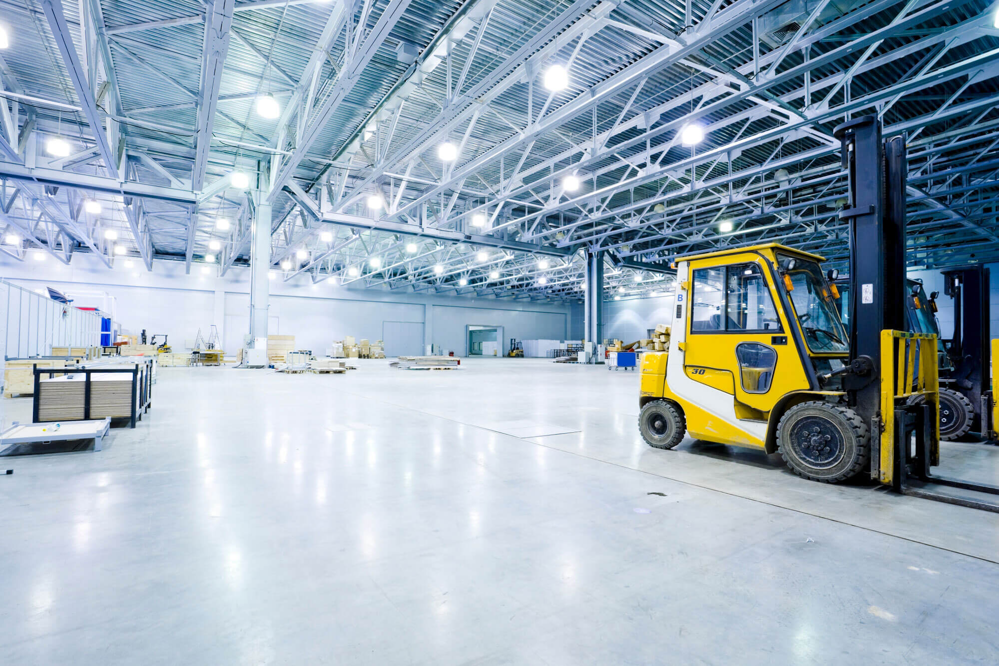 LED Hallenbeleuchtung 1 Hochleistungsfähige LED Hallenbeleuchtungfür optimale Arbeitsbedingungen.